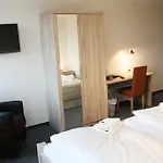 Zum Grossen Krug Отель Wirdum